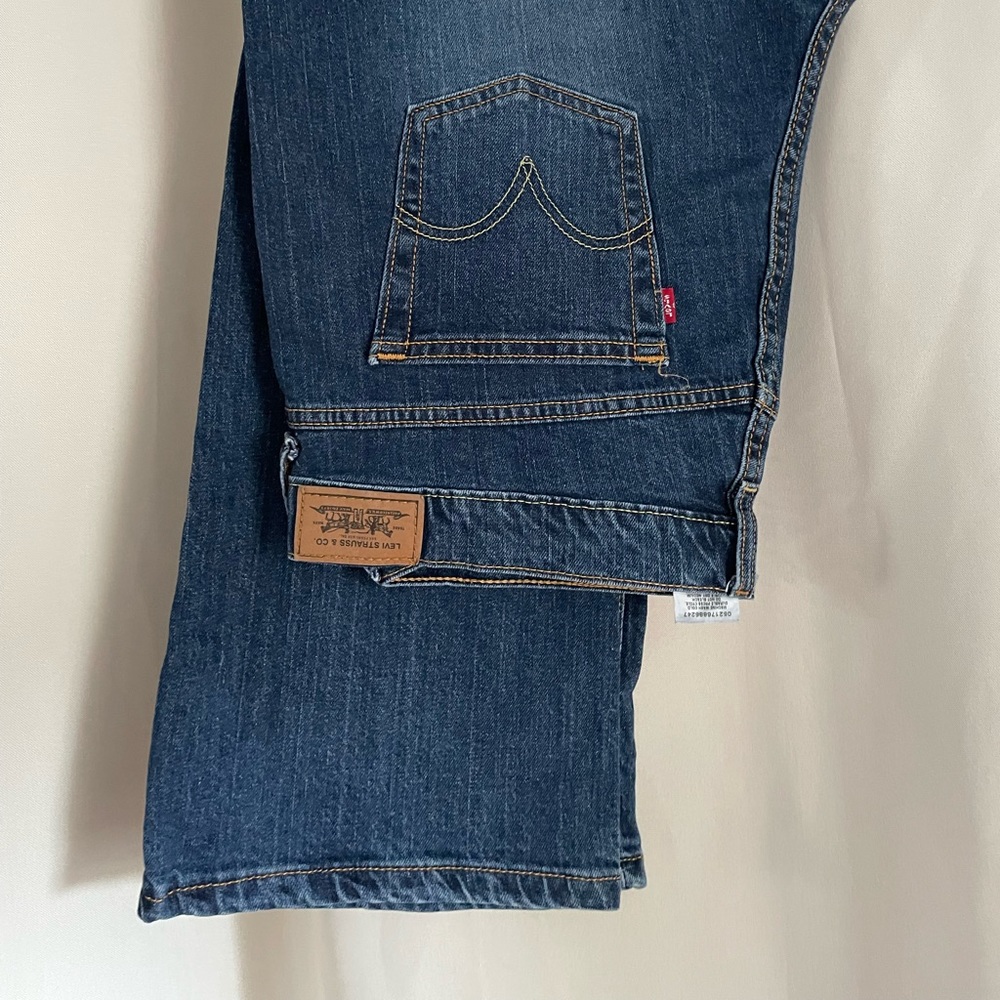 515 Boot cut levis jeans- size 12 M- perfect to wear with boots!
